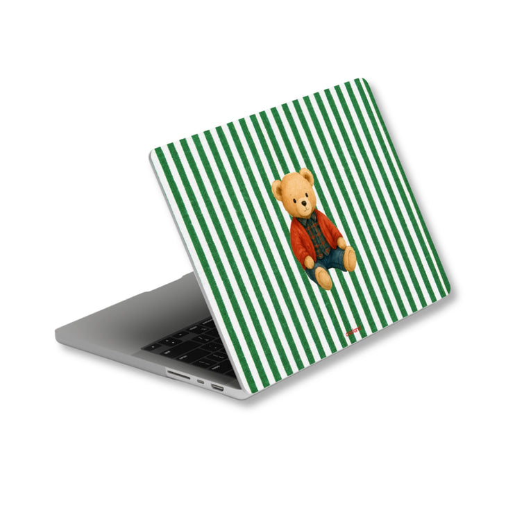 Teddy Pine - MacBook